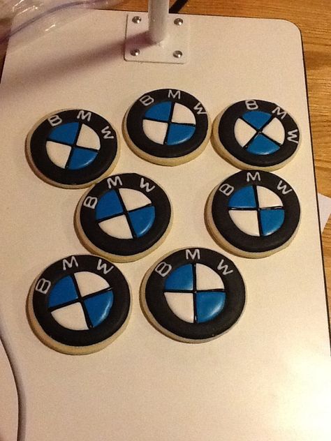 BMW cookies Bmw Cookies, Bmw Cake, Rose Cookies, Iced Biscuits, 21st Birthday Cakes, 28th Birthday, Spring Cookies, Pink Cupcakes, Baby Projects