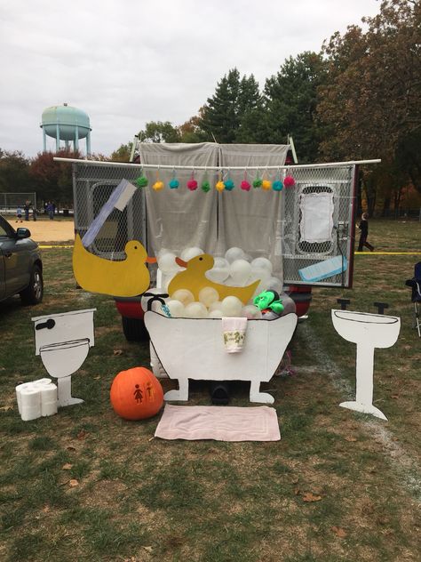 My trunk or treat! Rubber ducky! Trunk Or Treat Rubber Ducky, Duck Trunk Or Treat Ideas, Trunk Or Treat Bathtub, Bathtub Trunk Or Treat, Bath Trunk Or Treat, Rubber Duck Trunk Or Treat, Duck Trunk Or Treat, Bubble Bath Trunk Or Treat, Halloween Parade Float