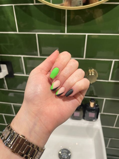 Neon green and black nail design Rock chick nail design Black And Green Tips Nails, Blue Green And Black Nails, Neon Green Nails Halloween, Kawasaki Green Nails, Green Nails Pointy, Green And Black Nails Ideas, Bright Green And Black Nails, Black Neon Green Nails, Black And Lime Green Nails Acrylic