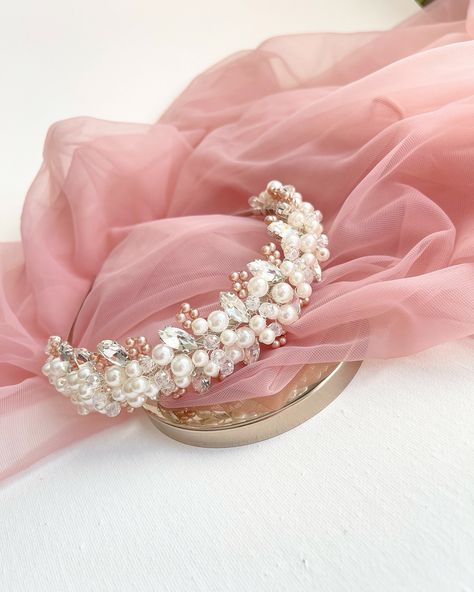 Make your bridal look shine with our headband made of pearls, crystals, rhinestones, and light brown pearls. Perfect for a timeless style. #BridalHeadband #weddingaccessories #bridalaccessories #handmadewithlove #yeg #bride hair#bridal shower Wedding Pearl Headband, Pearl Hairband, Brown Pearls, Pearl Headband Wedding, Pearl Bridal Headband, Brown Acrylic, Bride Headband, Bridal Accessories Jewelry, Bride Hair