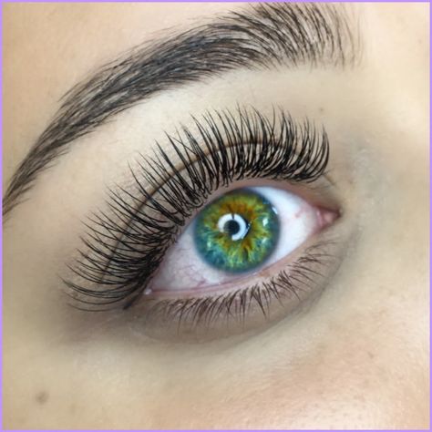 Lash Bar, Dramatic Lashes, How To Grow Eyelashes, Eyelash Extensions Styles, Natural Eyelash Extensions, Eyelash Extentions, Lash Room, Makeup Eye Looks, Natural Eyelashes