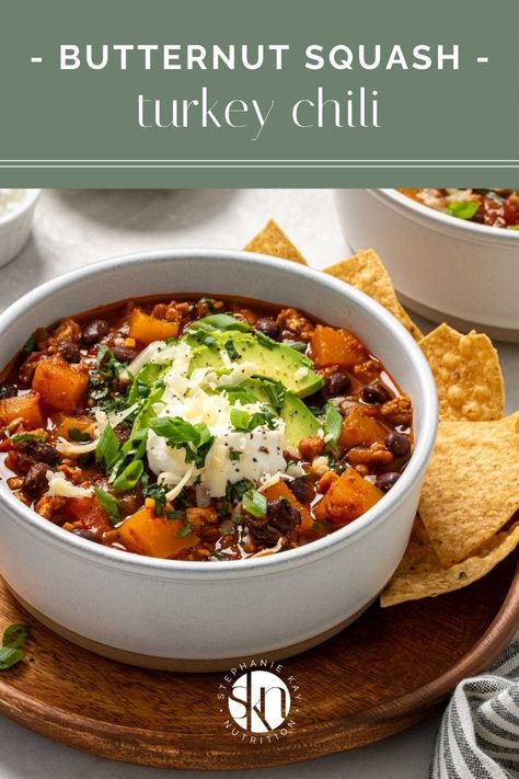 Made in one pot with over 30 grams of protein, this butternut squash turkey chili recipe is a healthy, hearty, and high-fiber meal. Butternut Squash Skillet, Butternut Squash Turkey, Turkey Butternut Squash, Squash Chili Recipe, Butternut Squash Chili Recipe, High Fiber Recipes, Kay Nutrition, Fiber Recipes, Turkey Pumpkin Chili