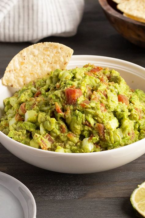 Guacamole Recipe With Rotel, Rotel Guacamole Recipe, Spicy Guacamole Recipe, Chunky Guacamole Recipe, Guacamole Dip Recipes, Easy Guacamole Recipe, Rotel Recipes, Spicy Guacamole, Guacamole Recipe Easy