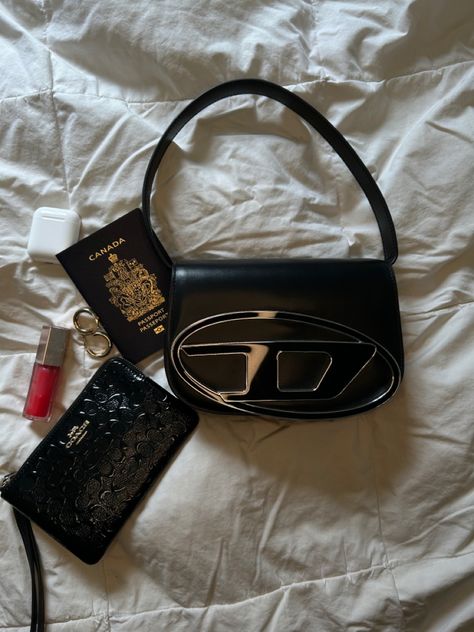 Deisel Shoulder Bag | Purse | Leather Purse | What’s in my bag Black Diesel Bag Outfit, Diesel Bag Outfit, Diesel Purse, Diesel Shoulder Bag, Diesel Bag, Martin Ødegaard, In My Purse, My Purse, In My Bag