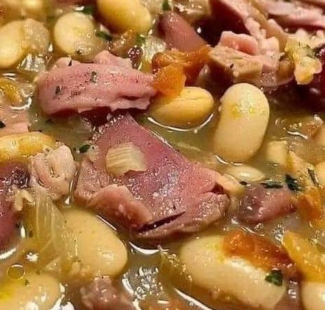 Ham and Bean Soup Ham Hock And Bean Soup Recipes, Ham And Navy Bean Soup Recipes, Navy Beans And Ham Crockpot, Bean And Ham Hock Soup, Soup White Bean, Lima Beans And Ham, Ham Hock Soup, Chicken And Spinach Casserole, Ham Hocks And Beans