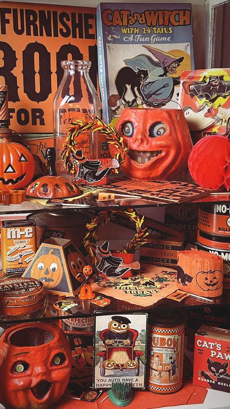 Vintage Halloween Jack O Lantern, Vintage Halloween Display, Macabre Halloween, Halloween Candy Box, Whimsical Autumn, Antique Halloween, Paper Mache Pumpkins, Halloween 3, Halloween Collectables