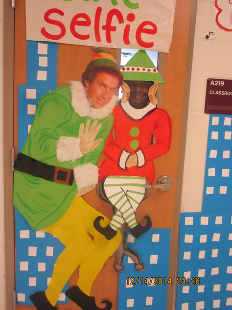 Let's celebrate Christmas, oh, but first let's stick our face in the window and take an "Elfie Selfie" lol Holiday Classroom Doors, Elfie Selfie, Take An Elfie, Christmas Selfie, Door Decorations Classroom Christmas, Holiday Door Decorations, Christmas Door Decorating Contest, Christmas Classroom Door, Christmas Door Decoration