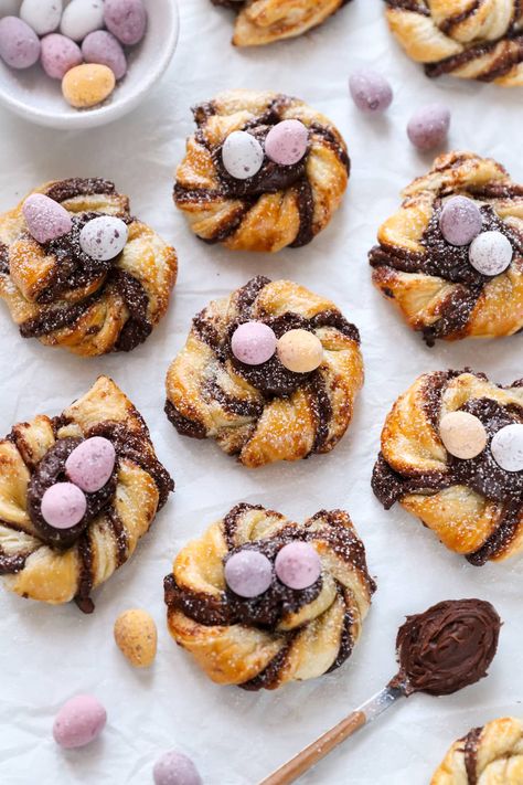 Puff Pastry Easter Nests - My Morning Mocha Puff Pastry Easter, Easter Nests Recipe, Make Puff Pastry, Nutella Puff Pastry, Easy Easter Desserts, Easter Nests, Nutella Spread, Chocolate Hazelnut Spread, Puff Pastry Sheets