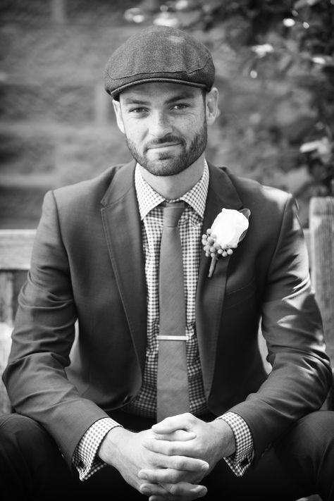 Groom with hat Groom With Hat On, Groom Suit With Hat, Groom Hat Wedding, Groom With Hat, Outfit For Groom, Navy Blue Groomsmen, Groom And Groomsmen Outfits, Blue Groomsmen, Navy Groom