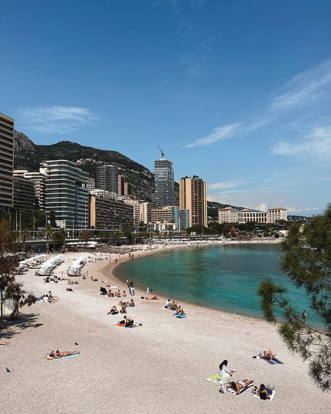 beach day in Monaco 🐚🌞 one of my favorite places in Monaco is the beach “Plage Larvotto”. Although this beach has been artificially created, it is still amazing in my opinion. Along the promenade there are many good restaurants, bars & cafés, we chose „Miami Plage“ and had a nice lunch there with great views (as always in Monaco) 🤭 In the evening there are also a lot of parties around the area there 🍹 📍 Plage Larvotto, Monaco #monaco #monacobeach #larvotto #montecarlo #cotedazur #cotedazu... Monaco Beach, Good Restaurants, As Monaco, Cote D’azur, In My Opinion, My Opinions, Travel Aesthetic, Monte Carlo, Great View