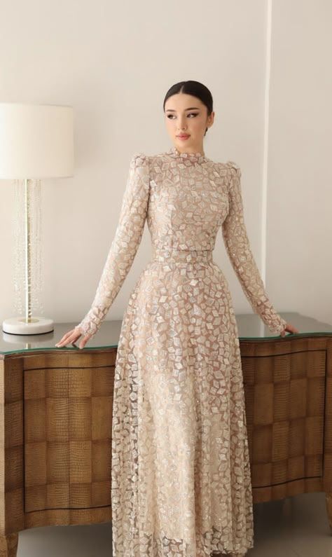 Long Sleeve Soiree Dress, Hijab Dresses Soiree, Engagement Dress Hijab, Soiree Dresses For Hijab, Brukat Dress, Beautiful Gown Designs, Printed Dresses Fashion, Bride Dress Simple, Kebaya Dress