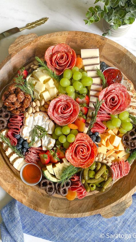 Grazing Platter Ideas, Charcuterie Board Wedding, Charcuterie Appetizers, Cheese Plates, Vegetable Platter, Party Food Buffet, Stay Blessed, Charcuterie Inspiration, Charcuterie Platter