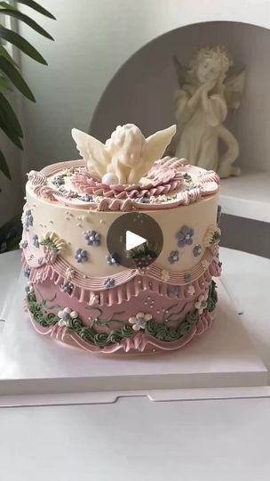 Food Birthday Cake, Bolo Vintage, Food Birthday, Food Sweet, Sweet Cakes, Cake Decorating, Cupcake, Birthday Cake, Baking