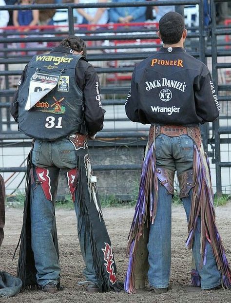 Wrangler butts drive me nuts Cow Boys, Rodeo Cowboys, Cowboy Aesthetic, Rodeo Life, Bull Riders, Cowboy Up, Cowboy Outfits, Bull Riding