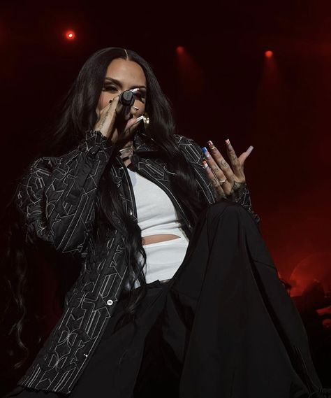 Kehlani Parrish, R&b Artists, Dream Lover, Dressy Casual Outfits, Female Artist, Pretty Females, Kehlani, Dressy Outfits, On Stage