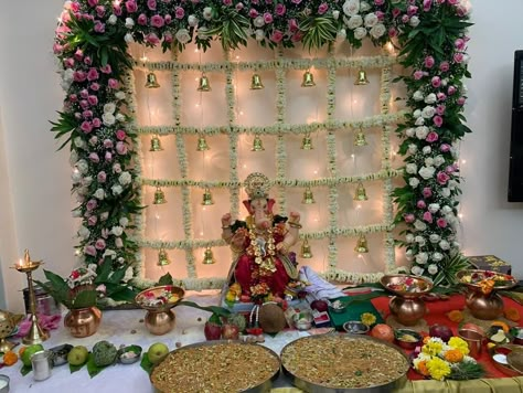 Chaturthi Decoration Ideas, Ganesh Chaturthi Decoration Ideas, Flower Decoration For Ganpati, Eco Friendly Ganpati Decoration, Ganpati Decoration Theme, Mandir Decoration, Home Flower Arrangements, Ganesh Chaturthi Decoration, Home Flower Decor