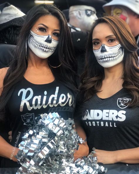 👯💀💀💀💀💀👯 on Instagram: “LET’S GOOOOOOO!!! Get your game faces on for Raiders home opener on MNF, baby! 🏴‍☠️💀💀🏴‍☠️ Face paint 🎨 by me😊 (took 1.5 hours each)…” Raiders Makeup, Fan Face Paint, Football Makeup, Raiders Cheerleaders, Oakland Raiders Fans, Raiders Wallpaper, Raiders Girl, Oakland Raiders Football, Oakland A’s