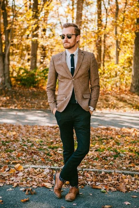 A Man In A Suit, Man In A Suit, Sharp Dressed Man, Mens Fall, Business Suit, Well Dressed Men, Gentleman Style, Looks Style, Mode Inspiration