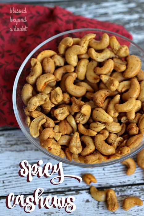 Roasted Cashews Recipes, Spiced Cashews Recipe, Cashews Recipes Snacks, Peanut Snacks, Spiced Cashews, Cashew Recipes, Spicy Cashews, Spiced Almonds, Southern Cooking Recipes