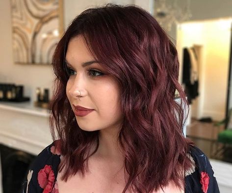 Winter Red Hair, Mulled Wine Hair, Wine Hair Color, Hair Color Mahogany, Wine Red Hair, Colour Trend, Hair 2022, Wine Hair, Dark Red Hair