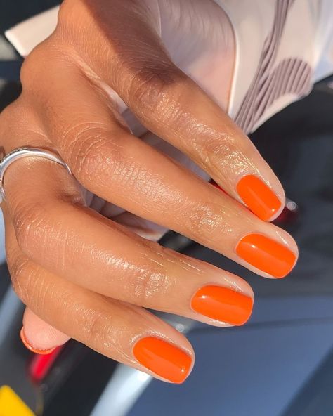 Tangerine Nails, Nails With Holographic, Orange Ombre Nails, Neon Orange Nails, Orange Nail Designs, Orange Nail, Bio Sculpture, Orange Ombre, Striped Nails