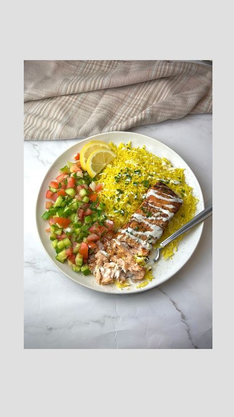 Salmon With Yellow Rice, Tumeric Rice Recipe, Tumeric Rice, Yellow Rice Recipe, Seasoned Salmon, Yellow Rice Recipes, Salmon Fillet, Salmon Seasoning, Yellow Rice