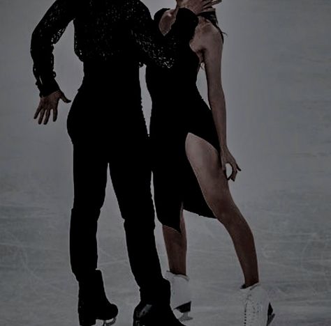 Sport Romance, Virtue And Moir, Tessa Virtue Scott Moir, Romance Story, Tessa And Scott, Skating Aesthetic, Skater Aesthetic, Ice Skaters, Ice Dance