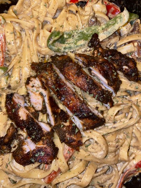 Rasta pasta recipie i made off youtube. Absolutly Delicious. Jerk Alfredo Pasta, Rasta Pasta Jamaican Chicken, Jerk Rasta Pasta, Rasta Pasta Jamaican, Rasta Pasta, Soul Food Dinner, Easy Healthy Meal Prep, Food Babe, Food Therapy