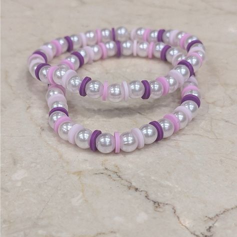 Pearl Clay Bead Bracelet Ideas, Fancy Clay Bead Bracelets, Purple Bracelet Aesthetic, Bracelet Ideas Glass Beads, Purple Bracelet Ideas, Cute Seed Bead Bracelets, Cute Clay Bead Bracelets, Seed Bead Bracelet Ideas, Glass Bead Bracelet Ideas