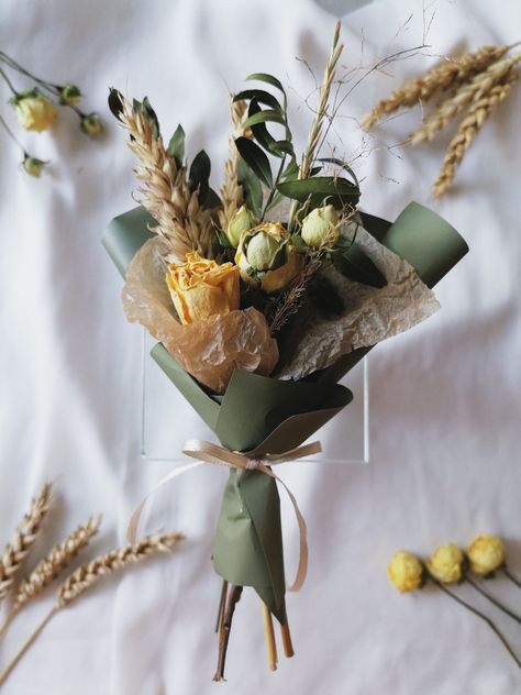 Dry Bouquet, Dry Flower Bouquet, Bouquet Wrapping, Dried Bouquet, Bouquet Wrap, Flowers Vintage, Dried Floral, Dried Flower Bouquet, Aesthetic Room Decor