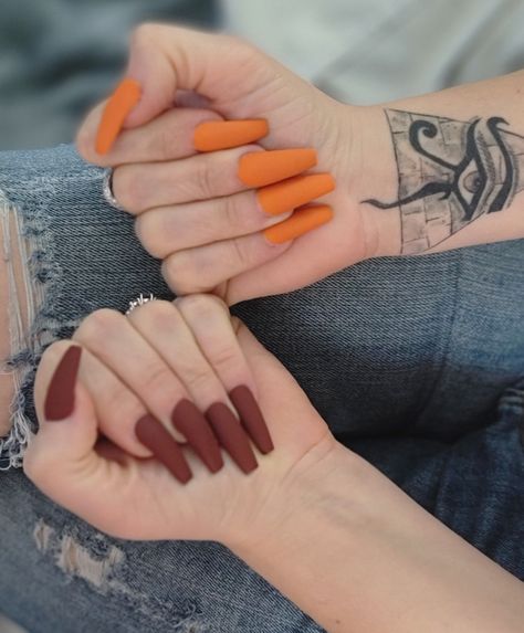 Fall Red Orange Nails, Burnt Orange Coffin Acrylic Nails, Burnt Orange Fall Nails Acrylic, Fall And Nails, Brown And Orange Fall Nails, Rust Brown Nails, Orange Matte Nails Design, Maroon And Orange Nails, Orange Nails Acrylic Fall