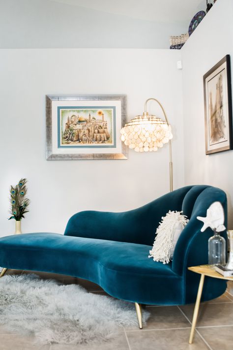 Green Inspiration, Blue Inspiration, Living Room Sofa Design, Sofa Set Designs, Furniture Design Living Room, Transitional Modern, Chaise Lounges, Accent Tables, Decor Home Living Room