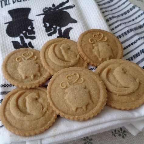 Pumpkin Spice Shortbread, Fall Shortbread Cookie Recipe, Shortbread Stamped Cookies Recipe, Pumpkin Pie Spice Cookies, Spiced Shortbread Cookies, Pumpkin Spice Shortbread Cookies, Halloween Shortbread Cookies, Pumpkin Shortbread Cookies, Stamp Cookies Recipe