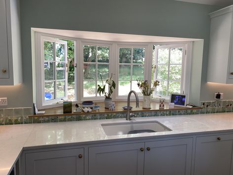 Rounded Kitchen Window, Bay Window Above Kitchen Sink, Bay Window Sink, Bay Kitchen Window, Large U Shaped Kitchen, Bay Window Ideas Kitchen, Kitchen Bay Window Over Sink, Kitchen Bay Windows, Kitchen Bay Window Ideas