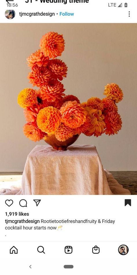 Orange And White Floral Centerpiece, Dahlia Installation, White Floral Centerpieces, Modern Floral Arrangements, Floral Art Arrangements, White Flower Arrangements, Flower Colors, Flower Therapy, Orange Wedding