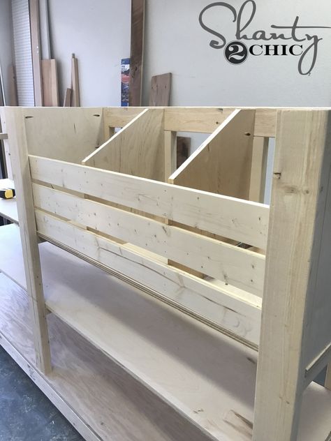 Diy Scrap Wood Storage Cart, Wood Cut Off Storage, Van Storage Ideas Tools, Garage Facelift, Lumber Storage Cart, Diy Lumber Storage, Scrap Wood Storage, Lumber Cart, Chameleon Cage