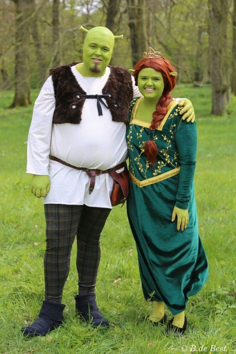 Sheri And Fiona Costumes, Shrek Couples Costume, Couples Halloween Fancy Dress, Shrek Fancy Dress, Shrexy Shrek, Shrek Costume Ideas, Shrek Costume Diy, Shrek And Fiona Costume, Shrek Dress