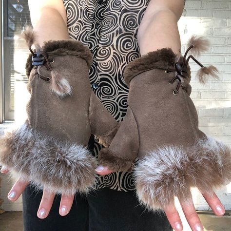 Look what I just found on Depop 🙌 https://depop.app.link/gjnaKtuARnb Fur Arm Warmers, Arm Warmers Outfit, Warmers Outfit, Fur Trim, Fingerless Gloves, Arm Warmers, Arm Band, Autumn Winter Fashion, Dream Closet