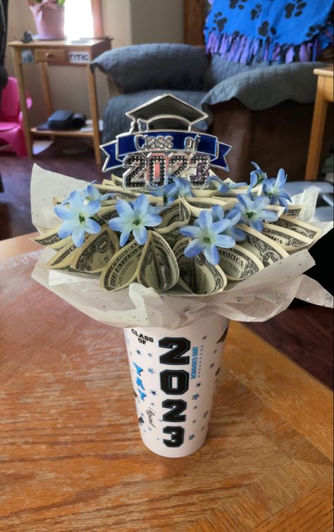 Boys Graduation Bouquet, Graduation Bouquet Ideas For Boys, Graduation Money Bouquet For Boys, Graduation Flowers Bouquet For Boys, Money Lays For Graduation Diy, Grad Centerpieces, Dollar Gifts, Graduation Money Bouquet, Money Bouquets