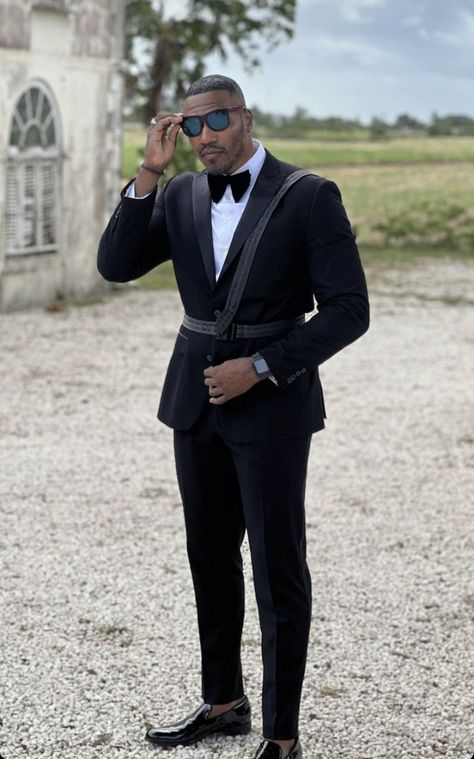 Black Wedding Suit Groom, Prom Suit And Dress, Black Mens Fashion Suits, Mens Casual Suits, Black Tie Attire, Stylish Mens Suits, Blazer Outfits Men, Smart Casual Wear, Wedding Suits Groom