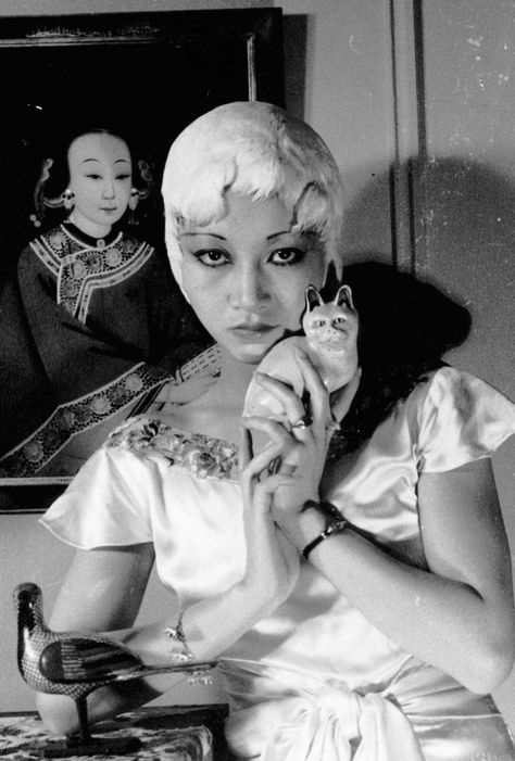 Anna May Wong, Anna May, Vintage Hollywood Glamour, Vintage Magic, Silent Film Stars, The First Americans, Actrices Hollywood, Cat People, Old Hollywood Glamour