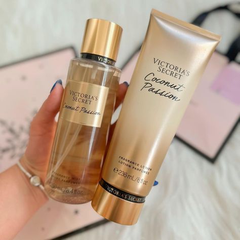 Vistoria Secret, Victoria Secret Perfume Body Spray, Profumo Victoria Secret, Victoria Secret Body Spray, Victoria Secret Lotion, Victoria Secret Fragrances, Perfume Body Spray, Fragrance Lotion, Body Smells