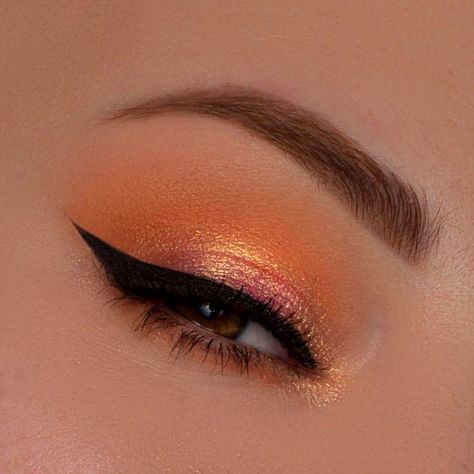 Fall Eye Looks, Orange Makeup Looks, Highlighter And Contour, Night Palette, Perfect Eyeshadow, Fall Eye Makeup, Orange Eye Makeup, Make Up Designs, Sunset Makeup