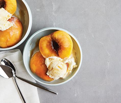 Bourbon-Steamed Peaches | No one’s complaining about peaches, bourbon, and sugar,” says Cooking Light Mad Delicious author Keith Schroeder. Who are we to argue? Healthy Peach Recipes, Week Of Healthy Meals, Glazed Peaches, Bourbon Glaze, Baked Peach, Peach Salsa, Peach Recipe, Yogurt Recipes, Cooking Light