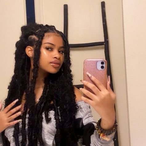 Faux Locs Hairstyles, Pretty Braided Hairstyles, Face Card, Cornrow Hairstyles, Locs Hairstyles, Baddie Hairstyles, Box Braids Hairstyles, Faux Locs, Instagram Life