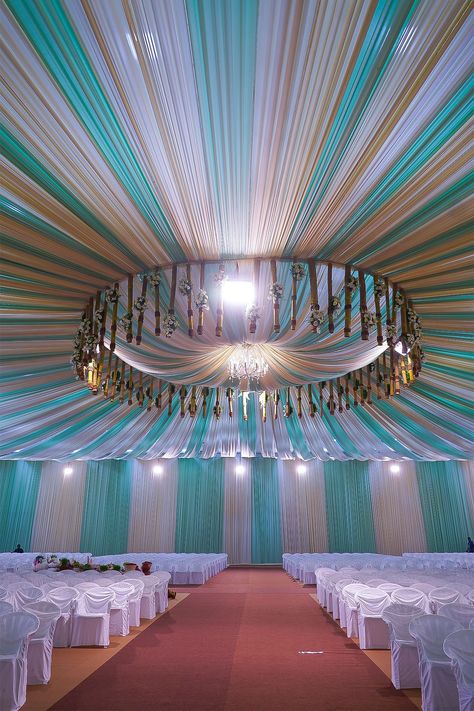 Durga Mandap Decoration, Wedding Pandal, Wall Painting For Hall, Marriage Hall Decoration, Banquet Hall Wedding Decor Indian, Banquet Hall Sangeet Decor, Marriage Hall, Mandap Decoration, Indian Wedding Banquet Hall