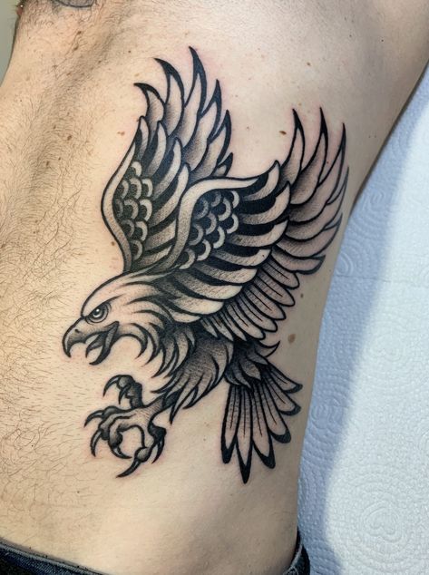 Falcon Tattoo, Traditional Eagle Tattoo, Polish Tattoos, Skull Hand Tattoo, Panther Tattoo, Tattoo Inspiration Men, Eagle Tattoos, Old School Tattoo Designs, Eagle Tattoo