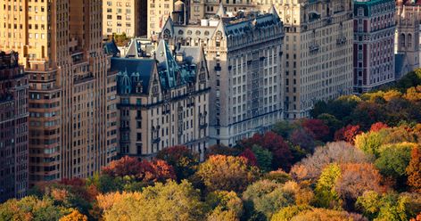 Amazing Architecture: The Space Around Us Defines Who We Are Manhattan Neighborhoods, Nyc Hotels, Autumn In New York, Upper West Side, Upper East Side, Cheap Hotels, Beautiful Places In The World, West Side, City Aesthetic