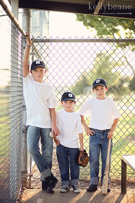 Brothers. Boys baseball session. Kelly Beane Photography Brother Pictures, Brothers Photography, Brother Photos, Baseball Family, Sibling Pictures, Baseball Photography, Boy Photo Shoot, Sibling Photography, Sibling Photos