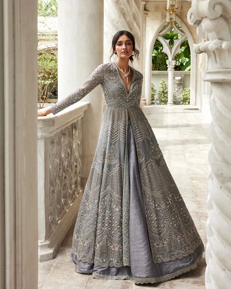 5 Types Of Roka Outfits For Modern Brides-To-Be - ShaadiWish Bridal Gowns Indian Receptions, Roka Outfits, Indian Reception Outfit, Indian Wedding Reception Outfits, Reception Outfits, Jayanti Reddy, Simple Lehenga, Anarkali Lehenga, Heavy Dresses